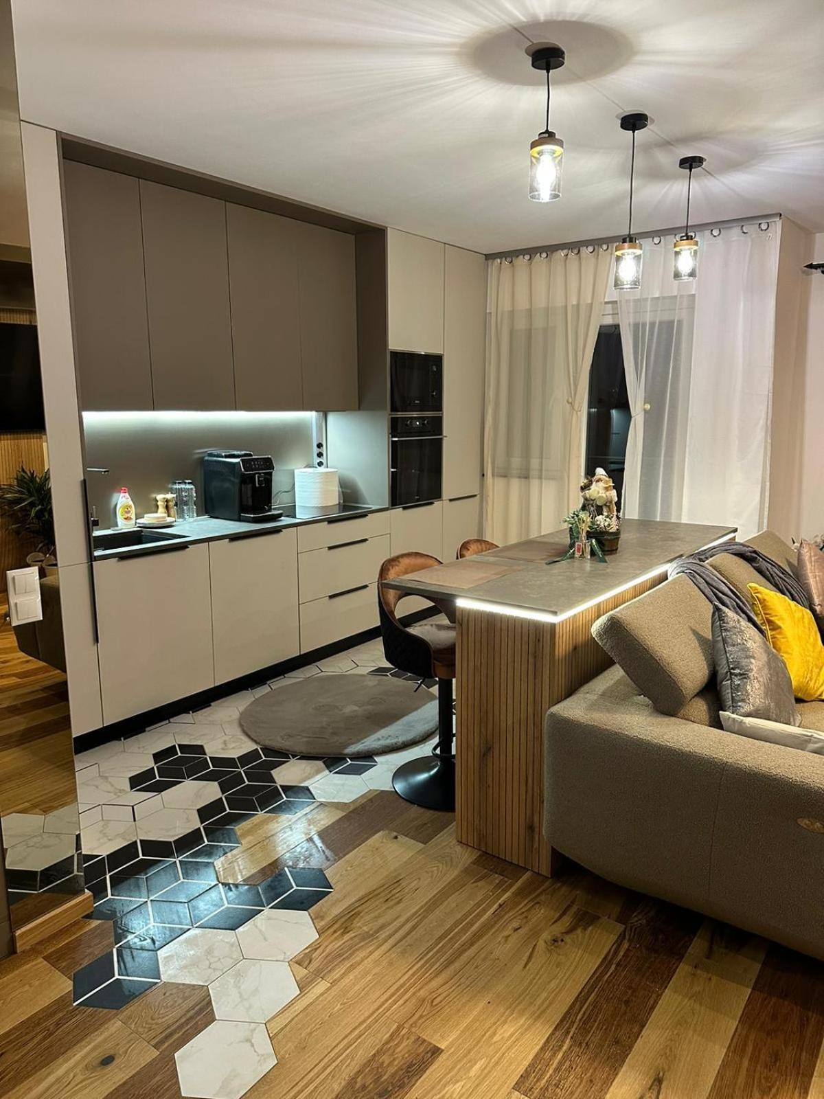 Apartament De Lux Andre Сибиу Екстериор снимка
