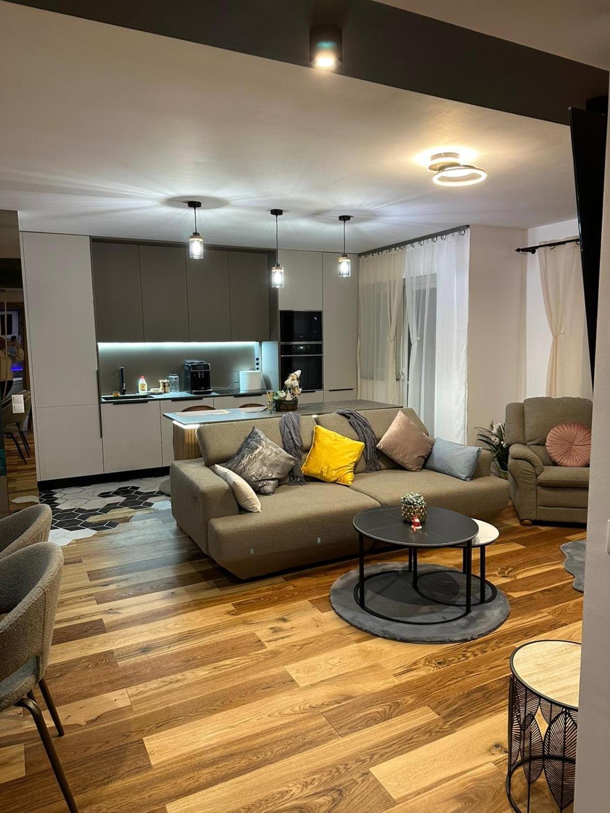 Apartament De Lux Andre Сибиу Екстериор снимка